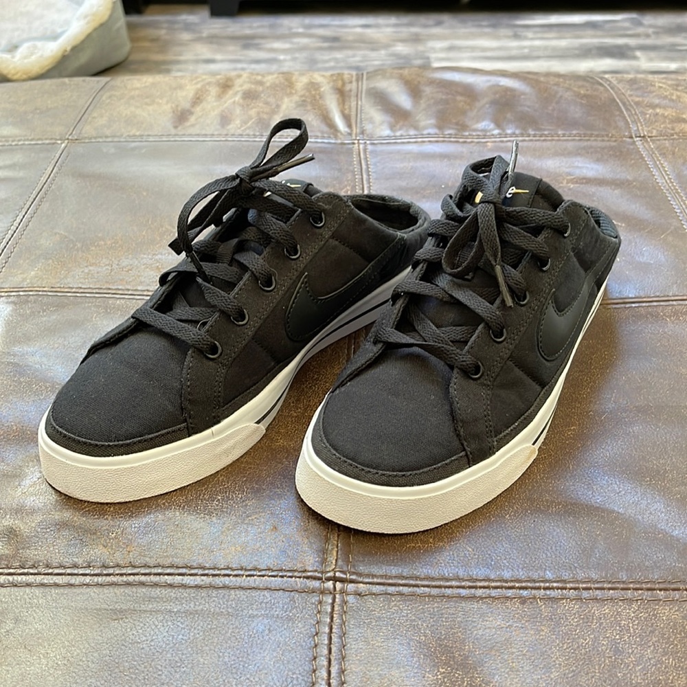 Nike slip on shoes